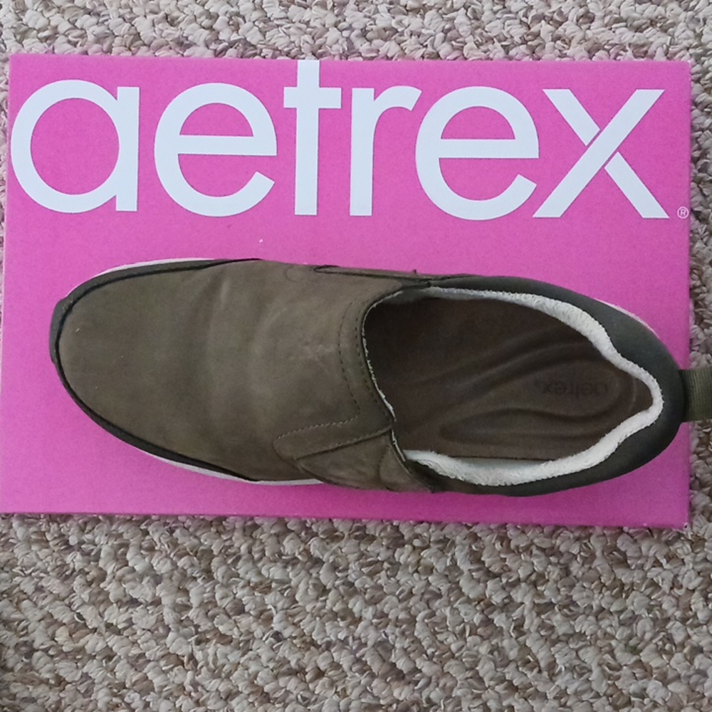 Aetrex 7.5-8 Tyra hunter Green shoes